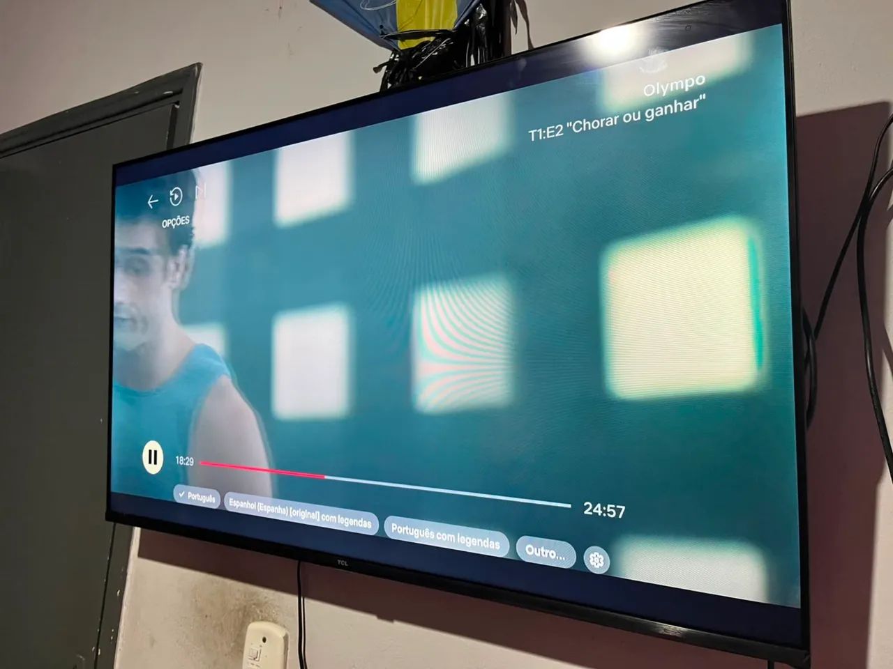Vendo tv 43 polegadas TCL com controle de voz  qualquer dúvida me chamar * - Foto 3