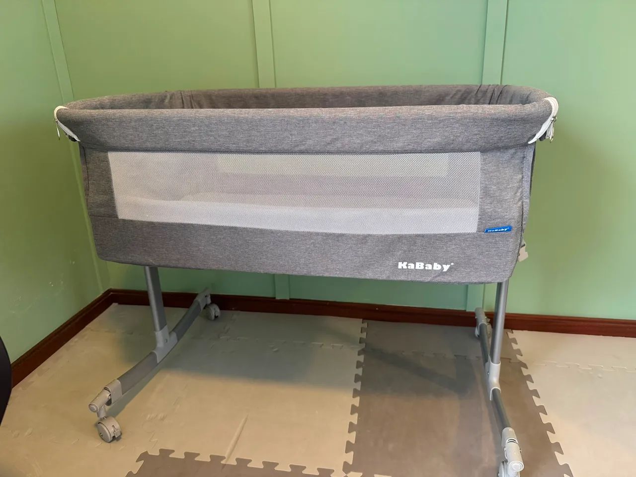 Moisés marca Kababy com colchão. 