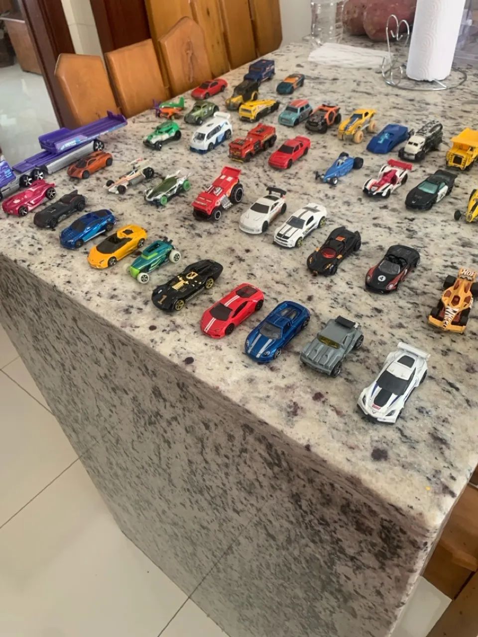 Kit com 43 itens hot wheels  - Foto 2