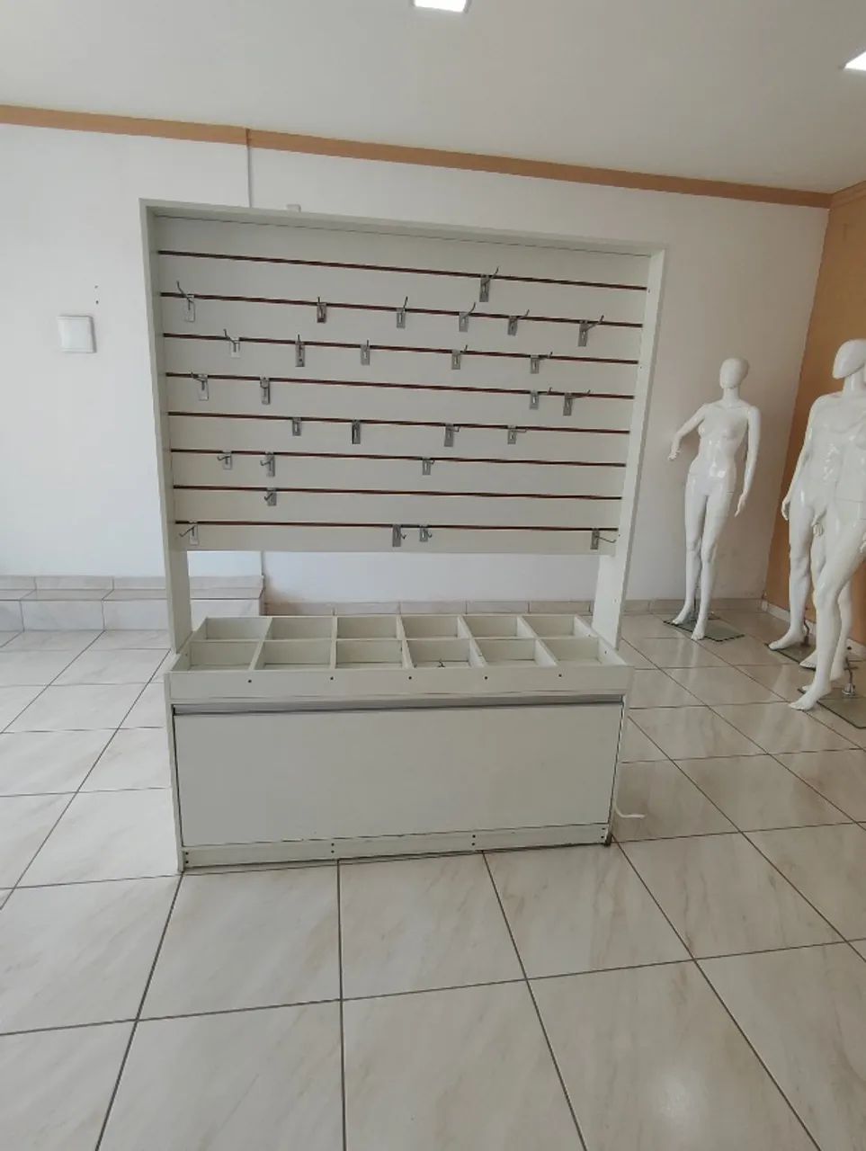 Móvel central para loja 