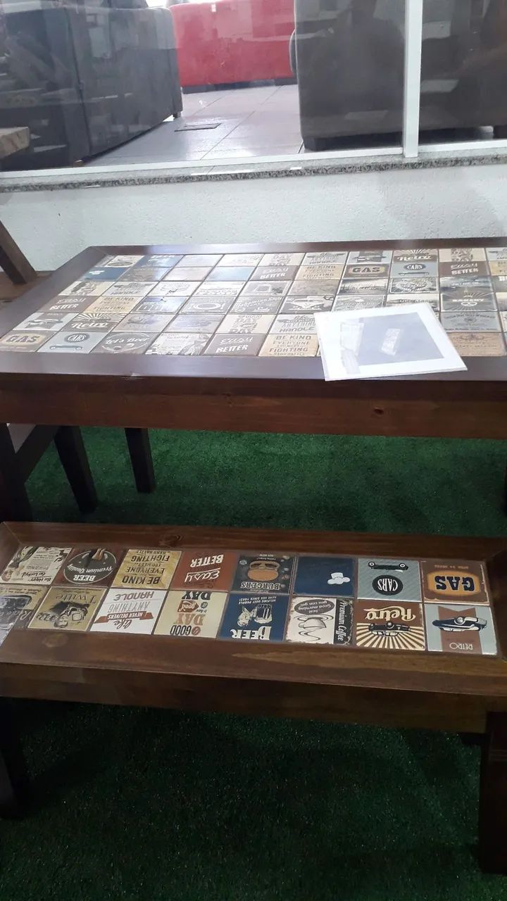 Mesa com ladrilho estilo vintage