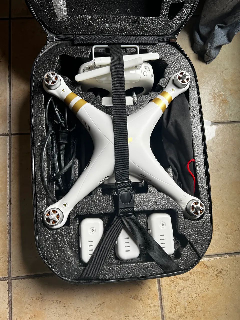 DJI Phantom 3 Professional + 3 Baterias + Bag Original DJI