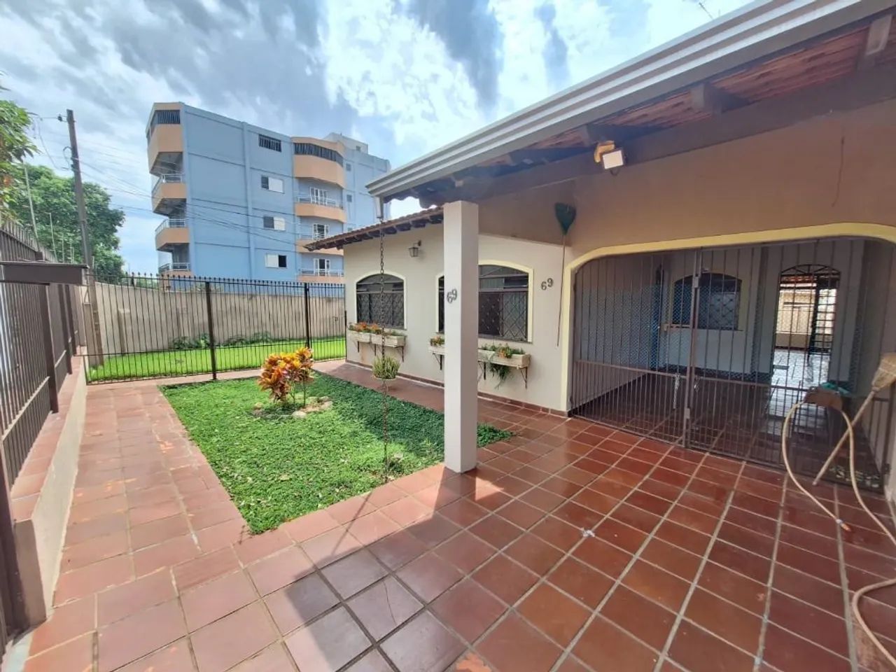 Casa com 2 dormitórios para alugar, 150 m² - Centro - Londrina/PR - Foto 4