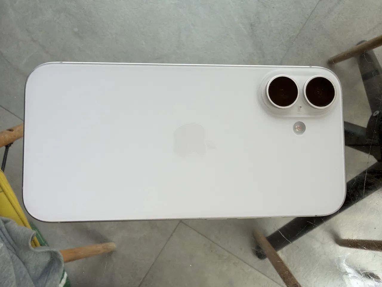 iPhone 16 white  - Foto 2