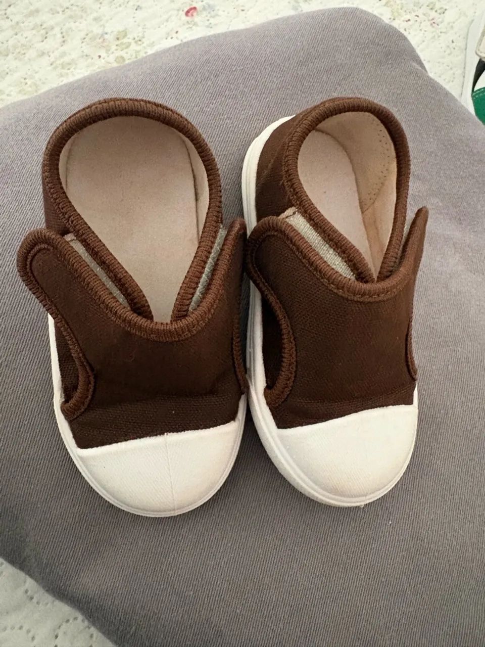 Sapatinhos bibi e crocs com preço até 30,00 - Foto 2