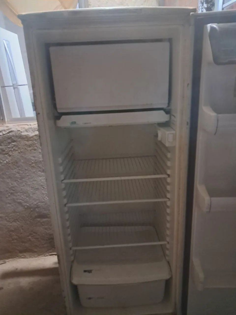 Geladeira funcionando barata... - Foto 3
