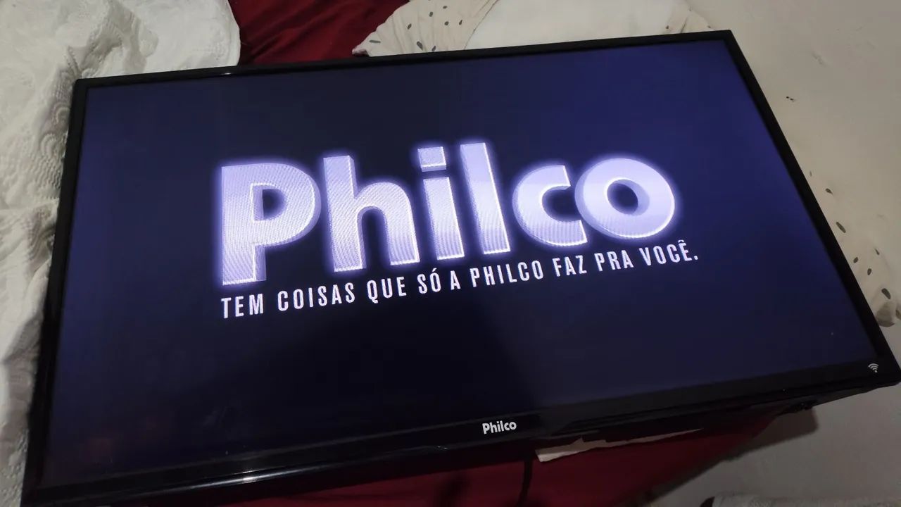 Desapego Tv 32 smart Philco/ iPhone 8 - Foto 2