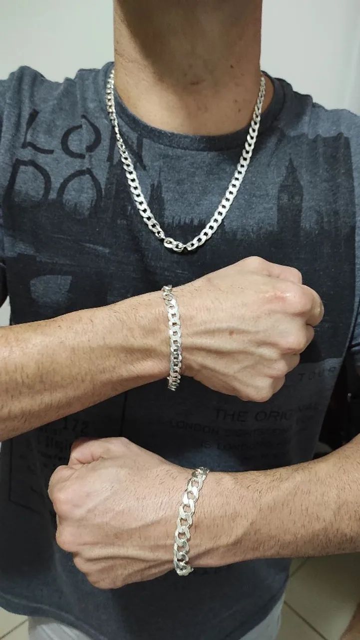 Correntes e pulseiras 