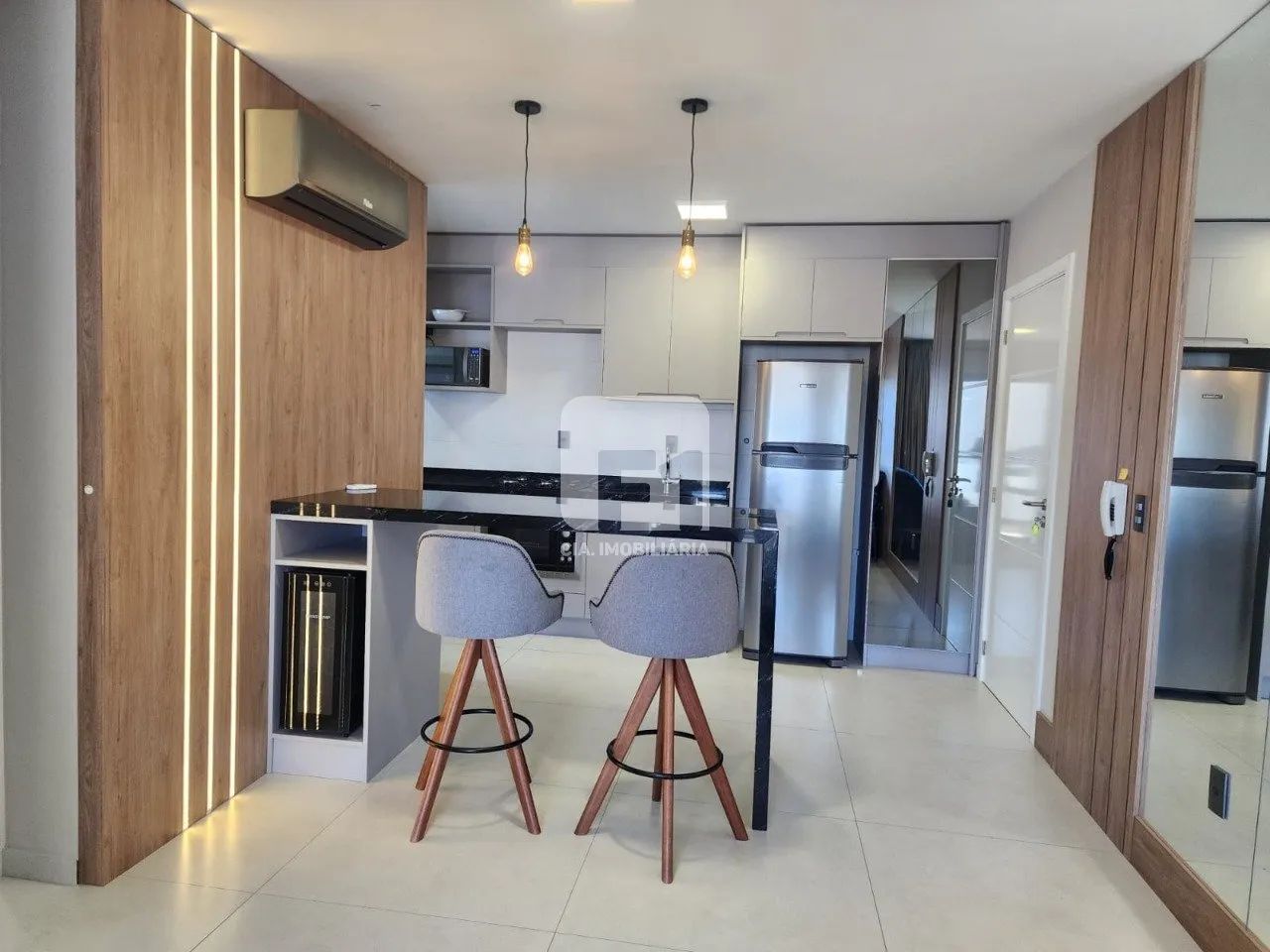 Apartamento de 2 quartos mobiliado em Jurerê