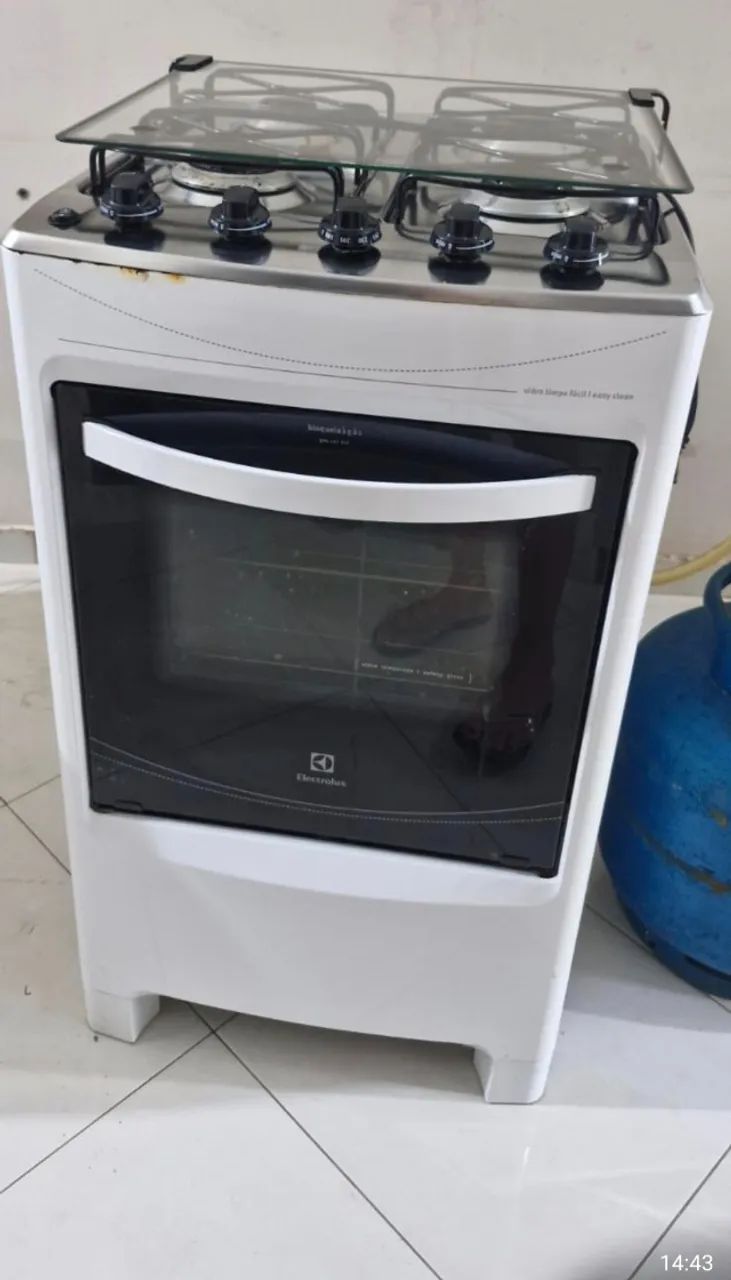 Fogão 04 bocas, piso, Electrolux. Usado