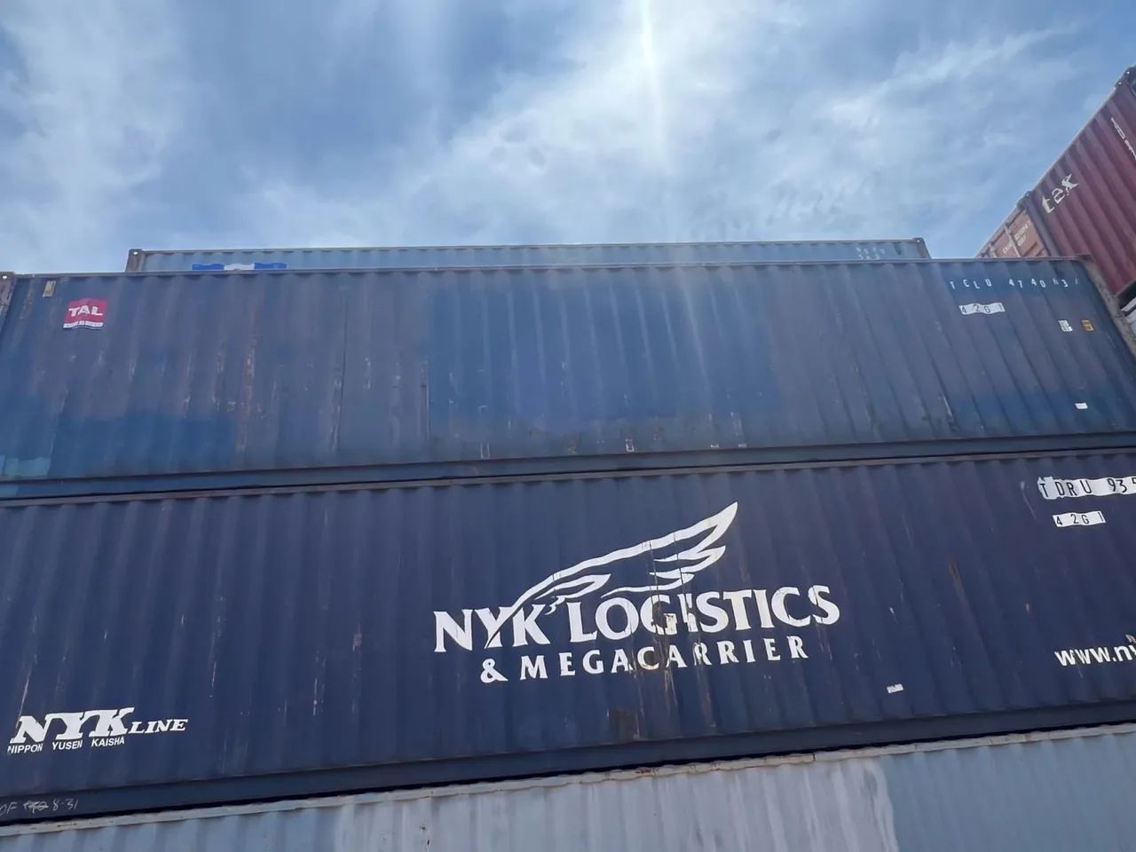 Container em terminal  - Foto 2