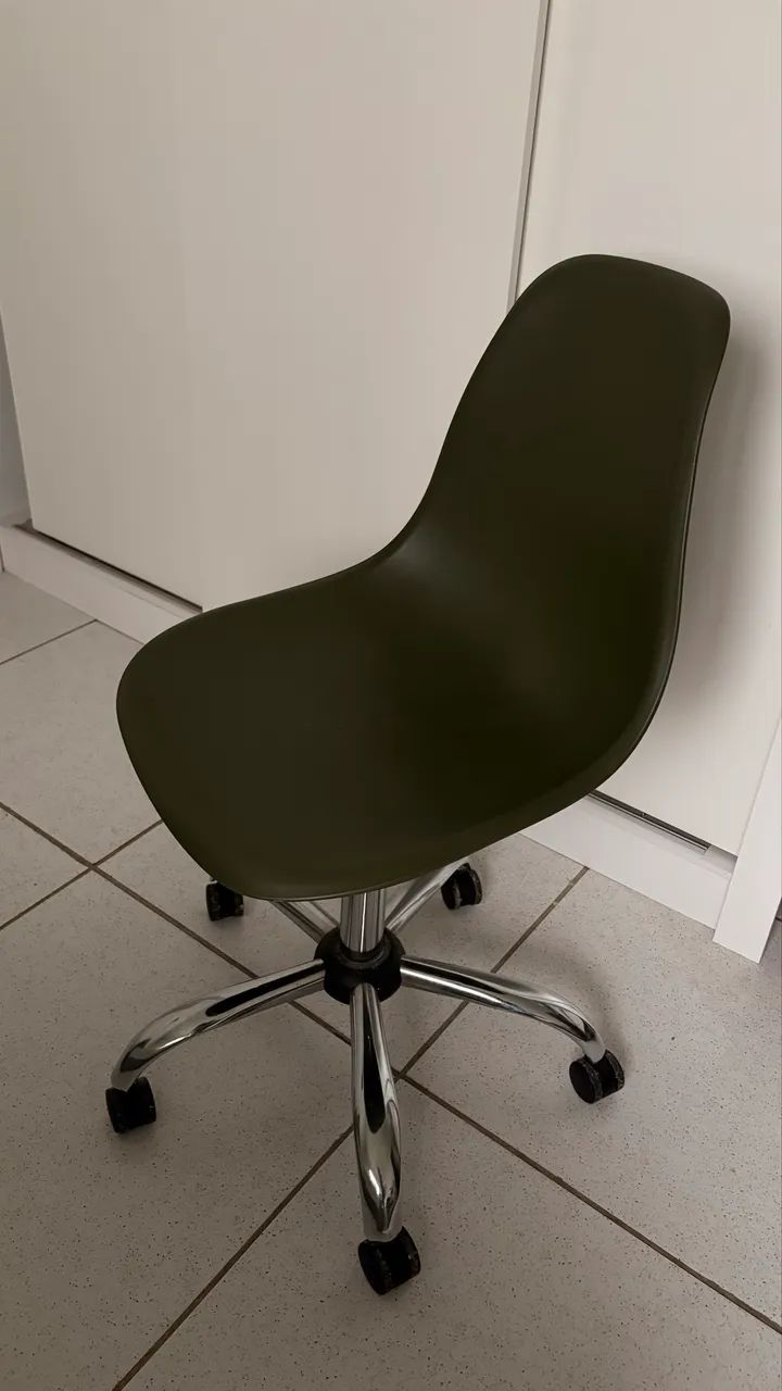 Cadeira eames escritório rodinhas