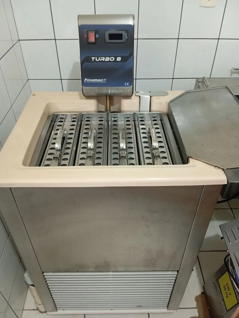 MÁQUINAS PARA FABRICAÇÃO DE PICOLÉS 