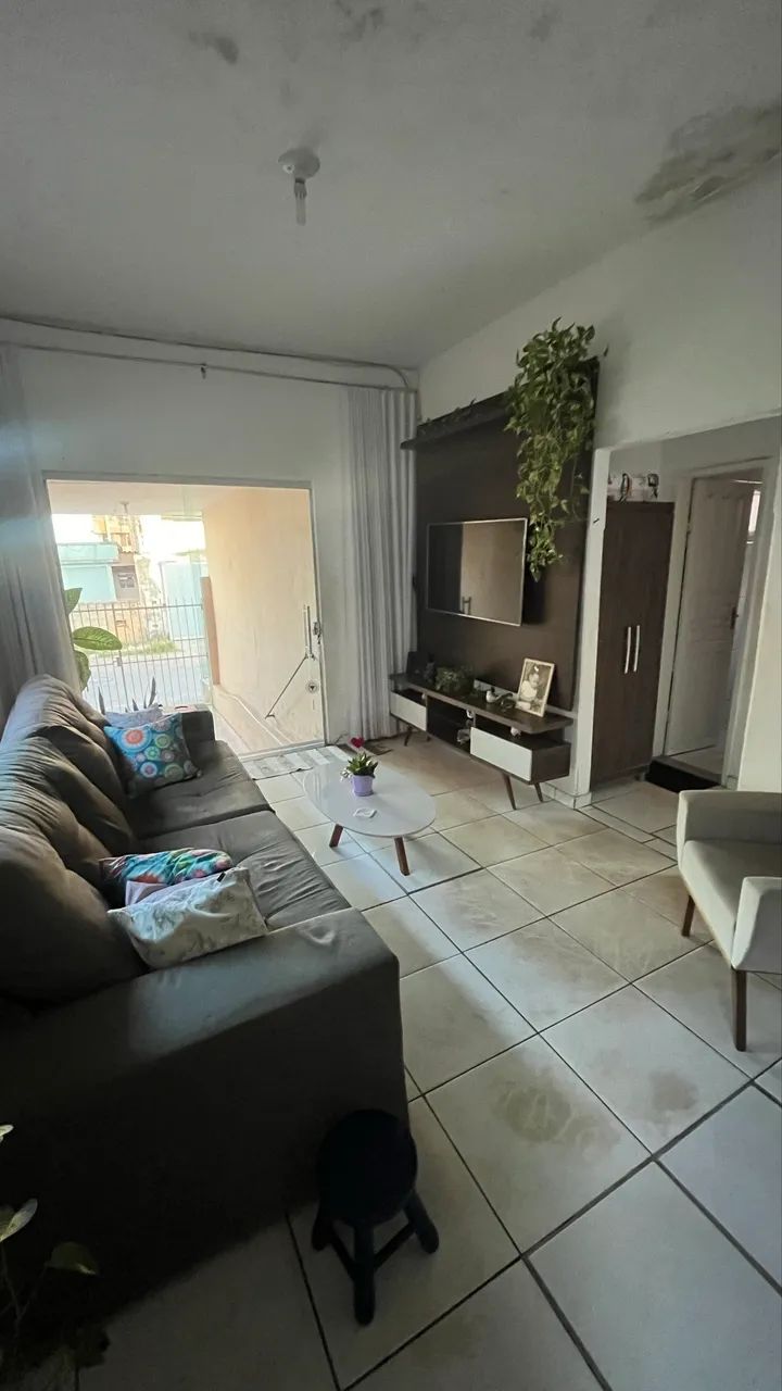 Excelente Casa Próxima ao Centro com Barracão nos Fundos! - Foto 2