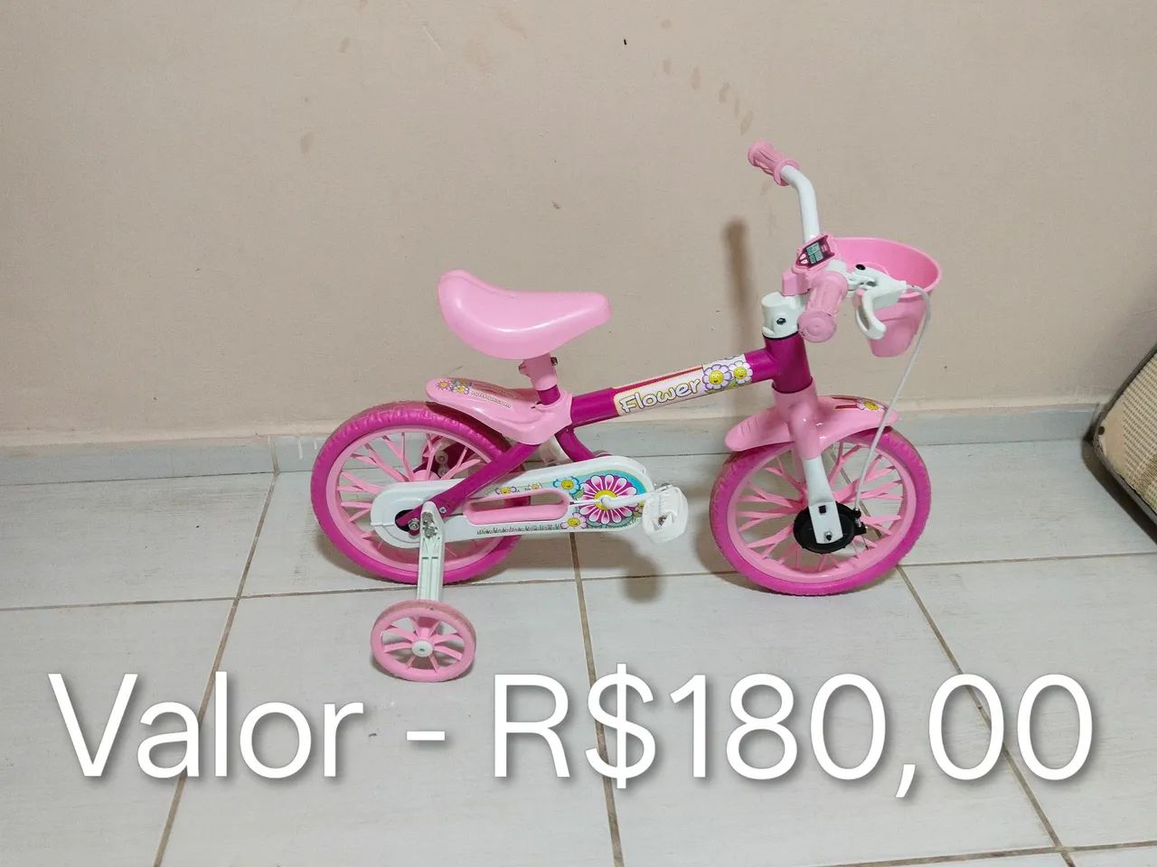 Vende-se bicicletas infantis. 