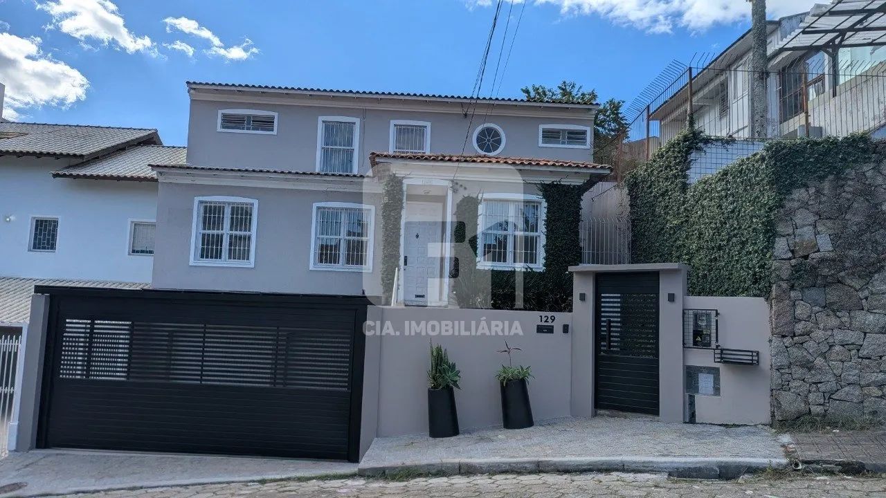 Casa de 6 quartos na Agronômica