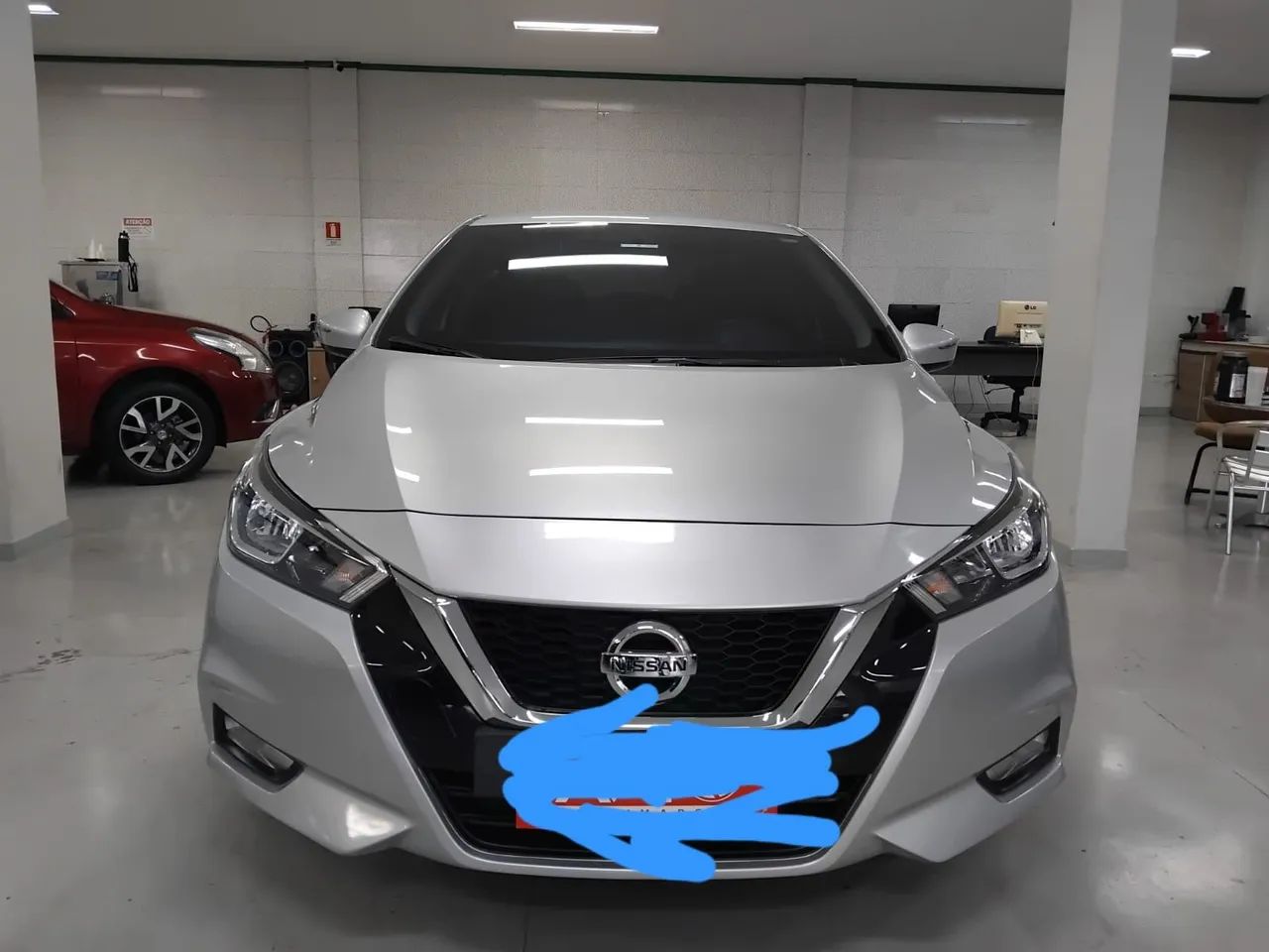 Motorista com veículo  - Foto 3