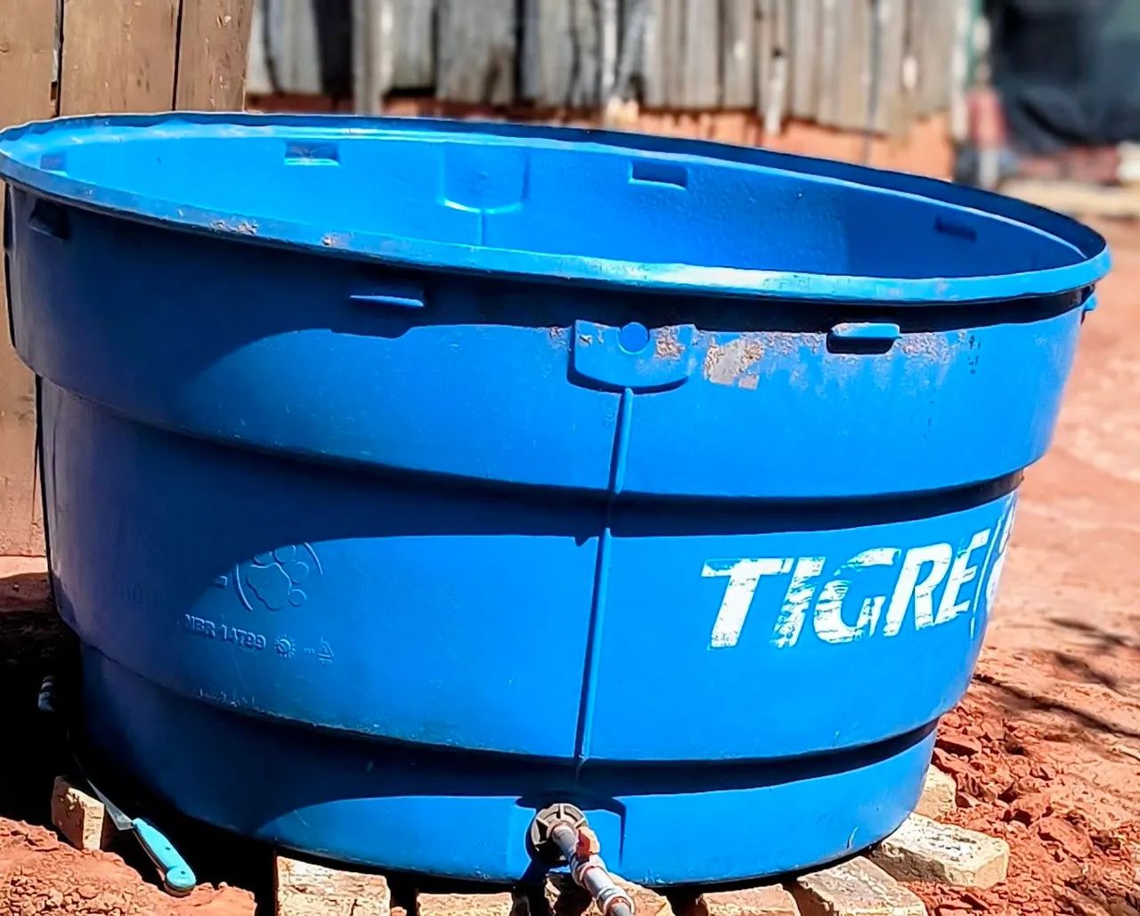 Caixa d'água 1000 tigre nova com tampa 