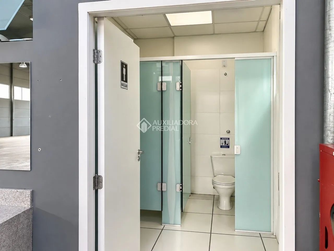 Galpão com 1.300 m² | 3 docas e amplo pátio no CICOBI | BBiguaçu para locação. - Foto 5