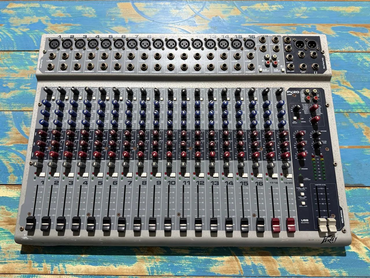 Mesa de som Peavey de 20 canais