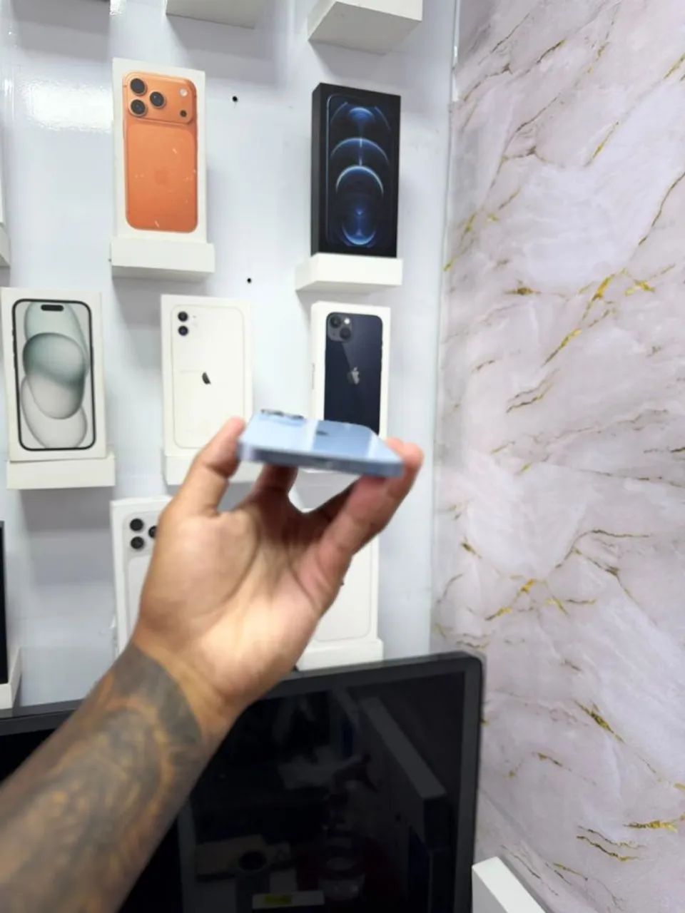 IPHONE 14 PLUS 128GB <br>R$ 2.699,00 - Foto 2