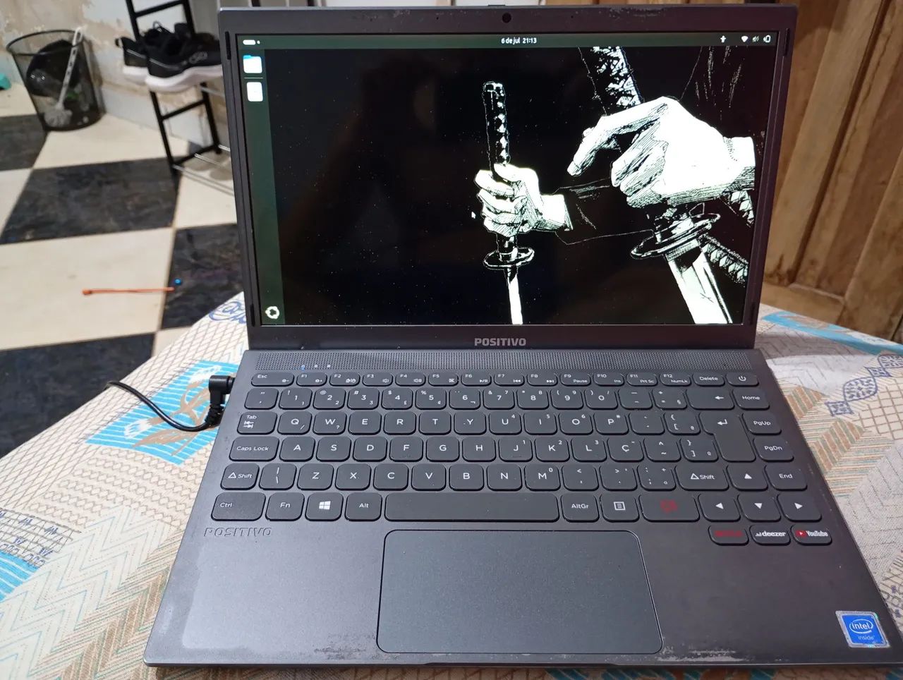 Notebook Positivo - R$ 120 (uso básico ou peças)