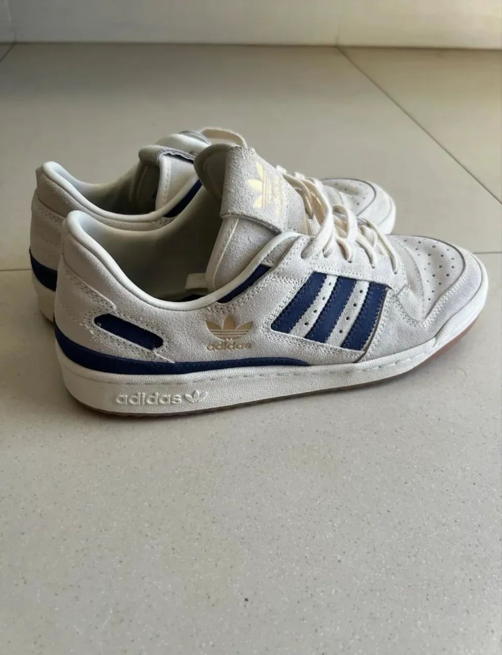 Tênis Adidas 