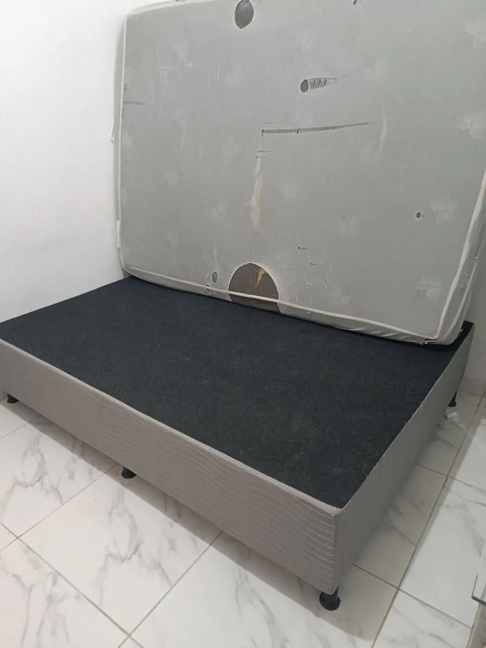Box com colchão 