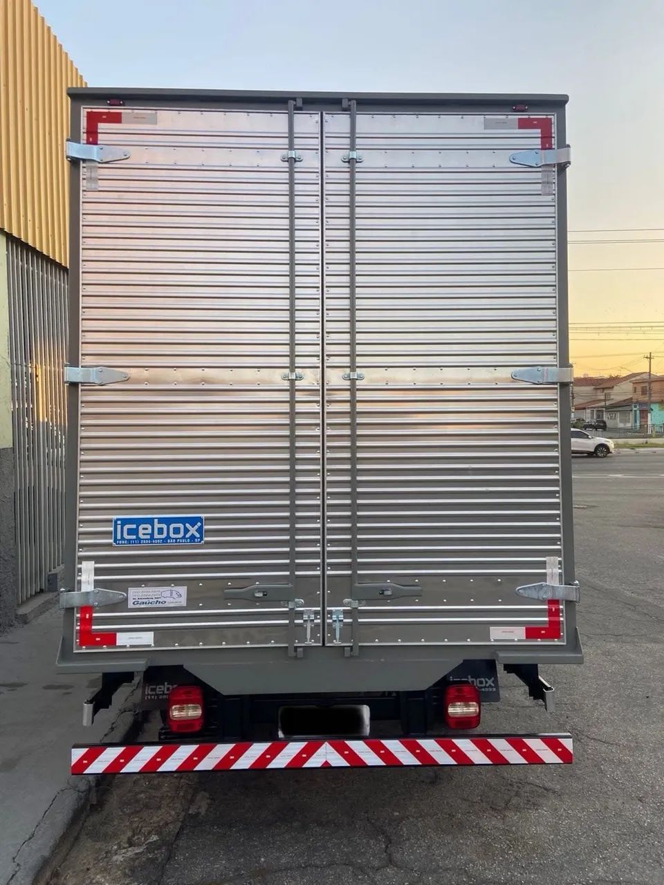 VW Delivery Express Baú ano 2019 - Foto 4