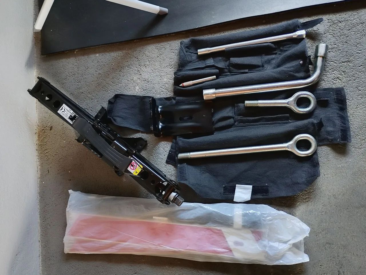 Macaco e triângulo Fiat Toro  - Foto 2