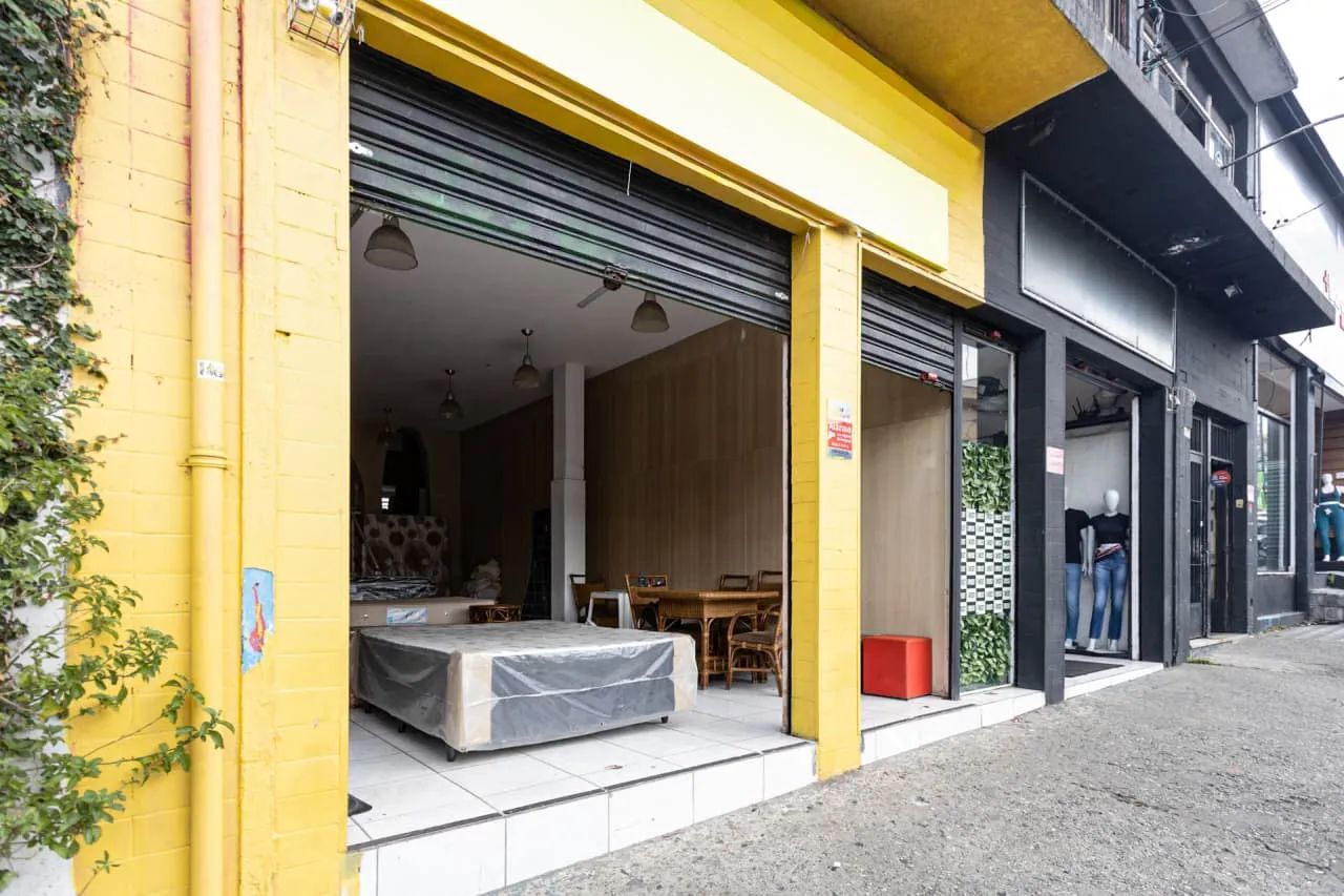 Loja na Avenida Peri Ronchetti, 714  200 m² - Foto 3