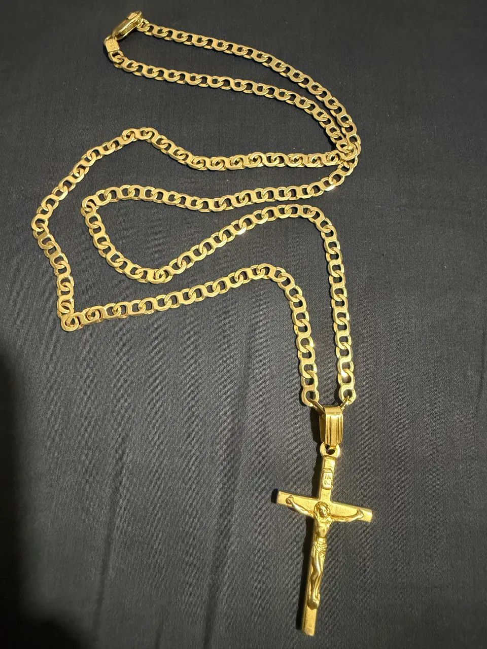 Cordão em ouro