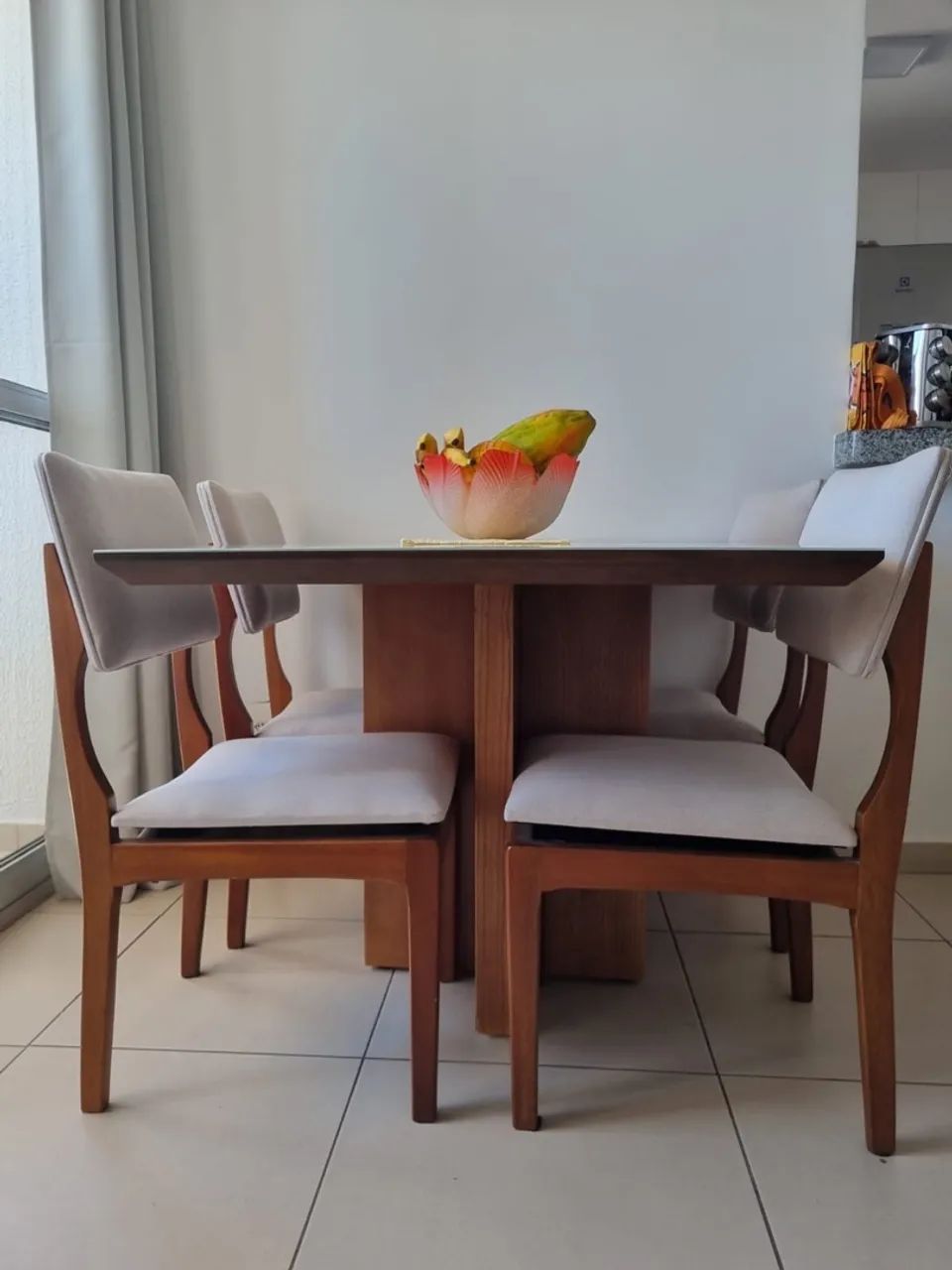 Mesa de Jantar + 4 cadeiras  - Foto 2