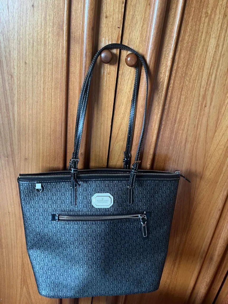Bolsa Victor Hugo nova, sem uso, média