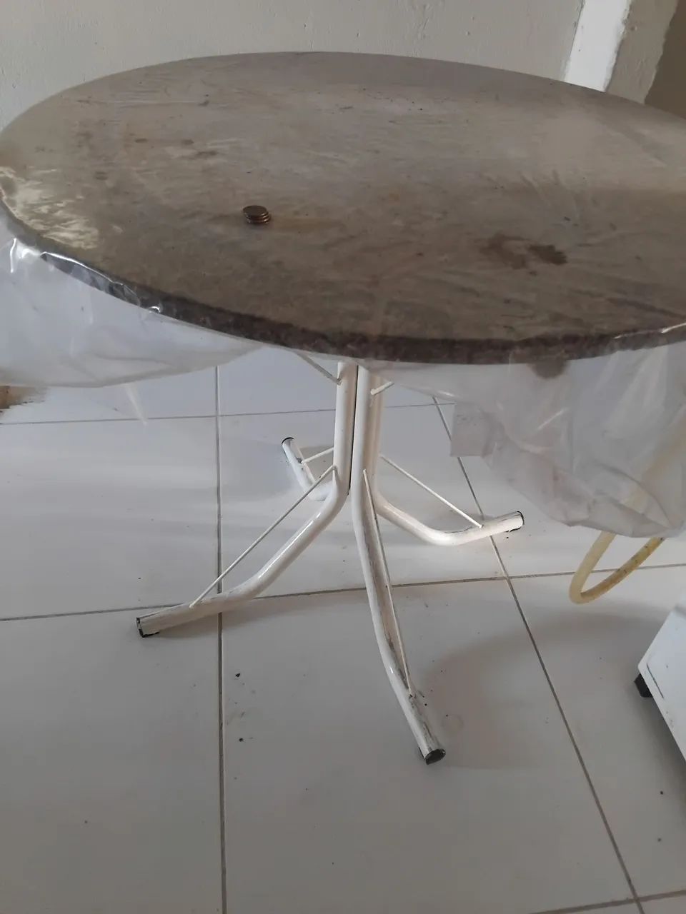 Mesa pedra de mármore sem cadeiras - Foto 3