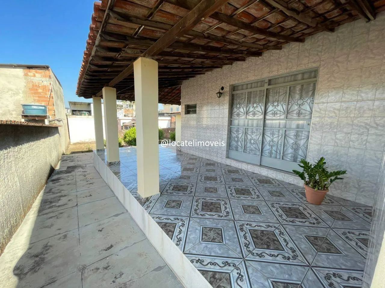 More e Gere Renda! Casa de 3 Quartos + 2 Barracões no Lindéia - Foto 2