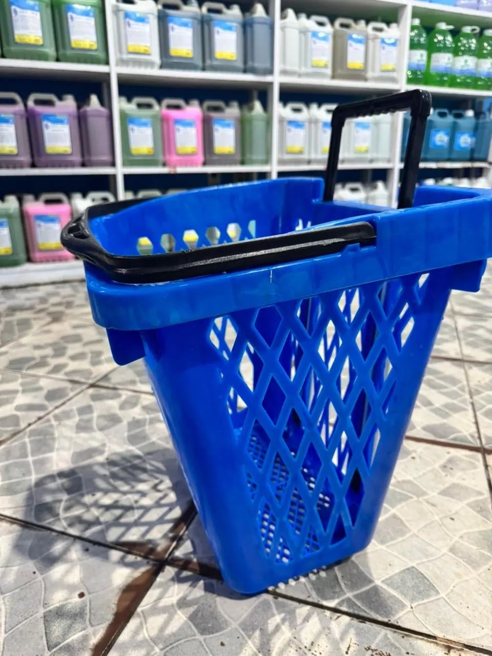 Cestas de supermercado com rodinhas - Kit com 8 unidades - Foto 2