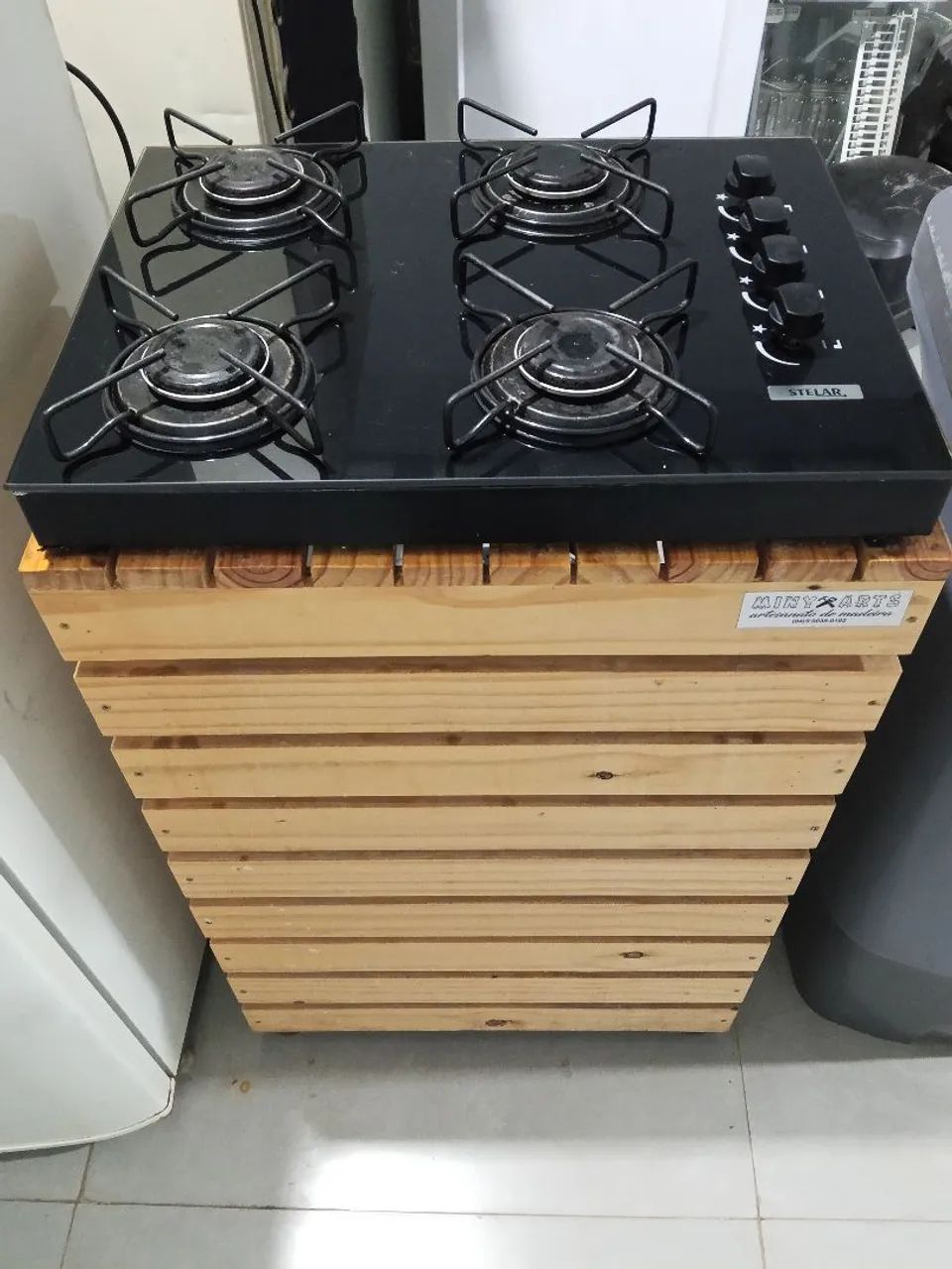 Fogão cooktop com base