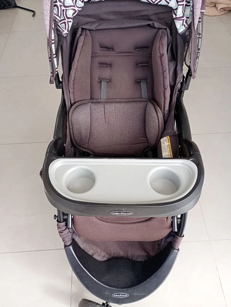 Vendo carrinho de bebê com bebe conforto - Foto 3