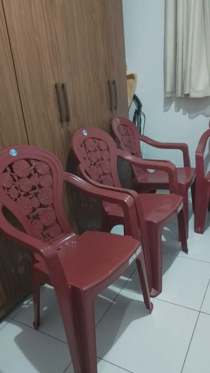 CADEIRA DE PLATICO 