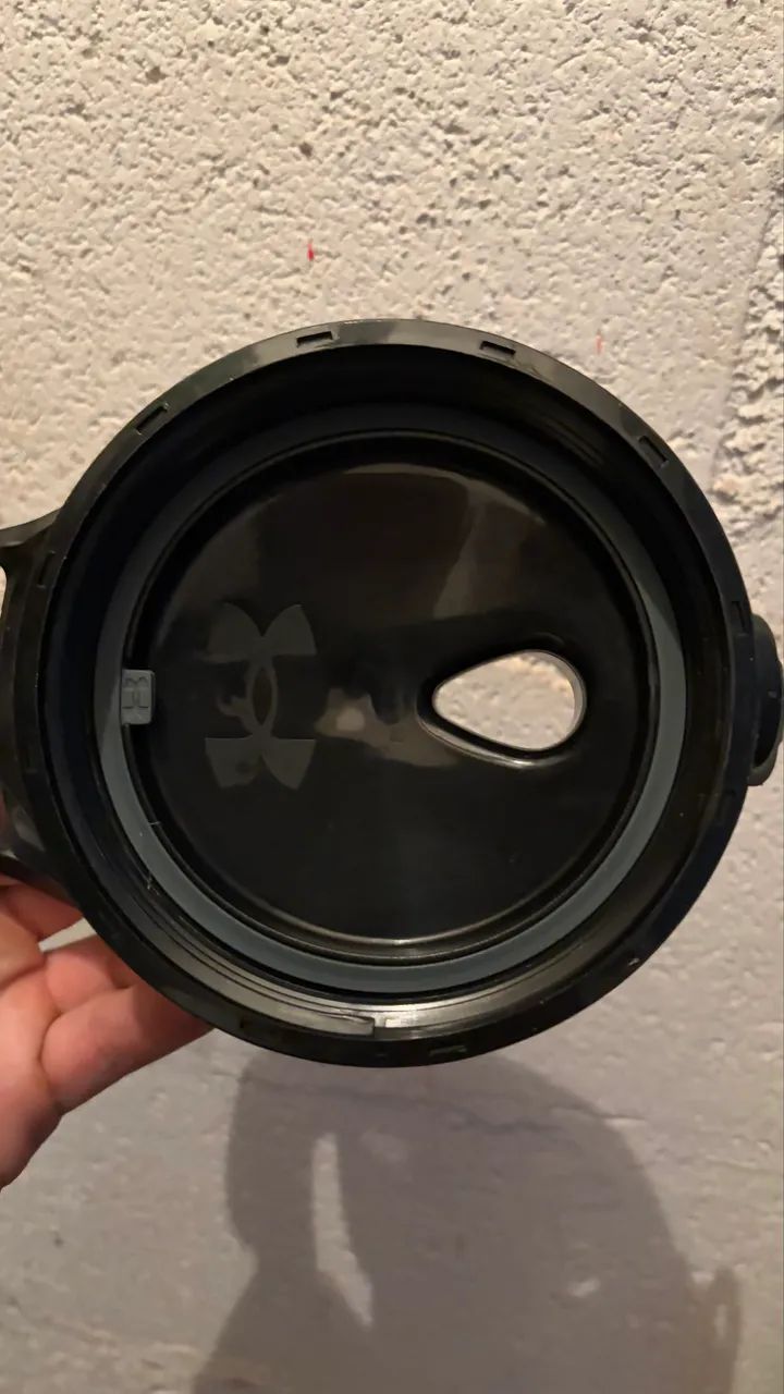 Garrafa térmica Under Armour Playmaker 1,9L  - Foto 4