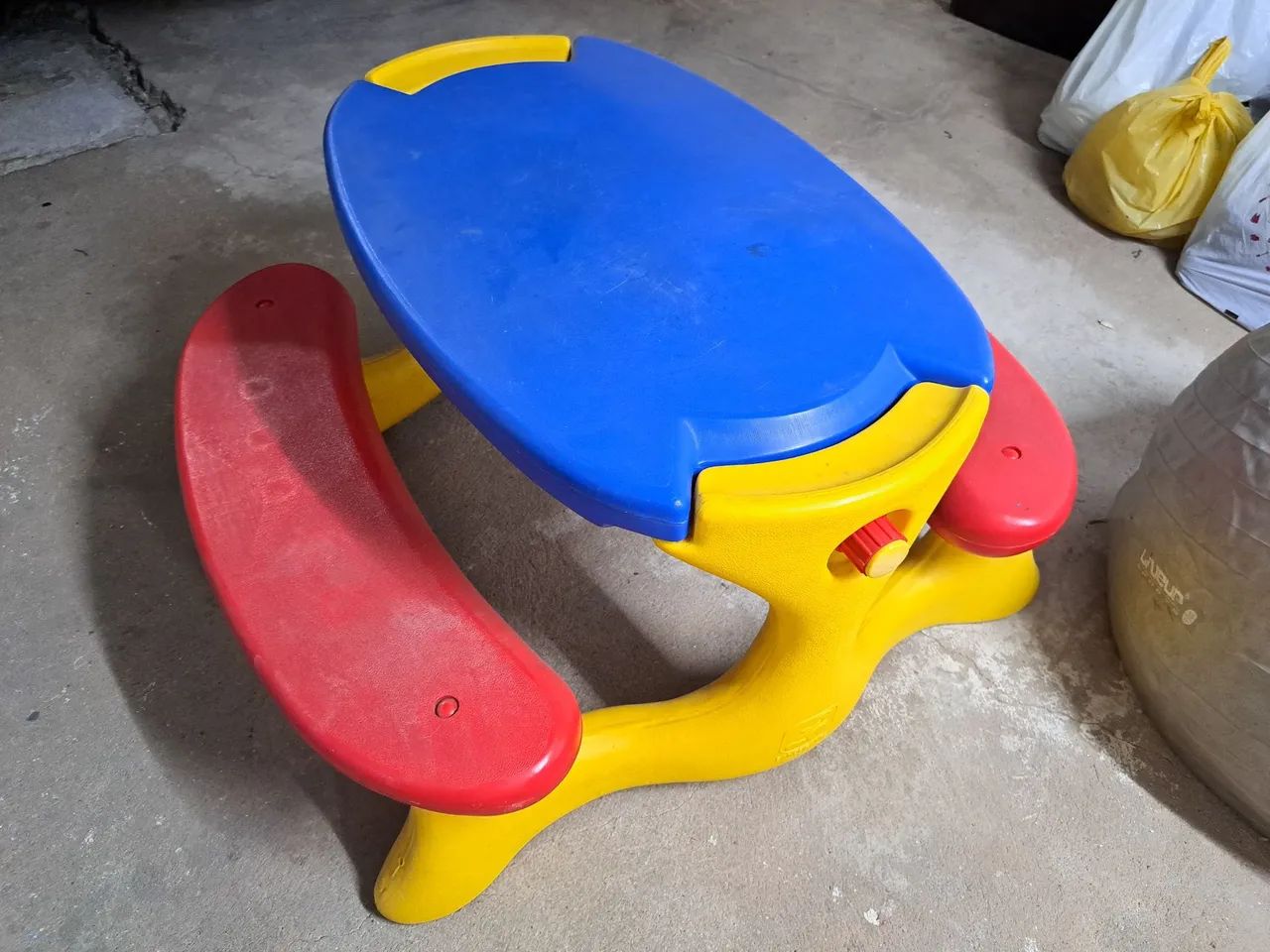 Mesa infantil de plástico para crianças 