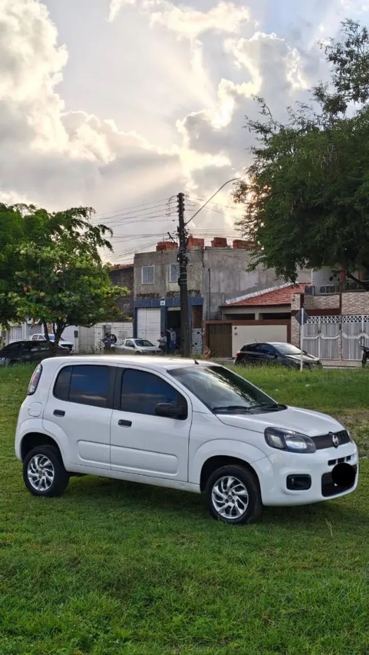 Fiat Uno Attractive 1.0 EVO Fire Flex 8V 5P 2016 - Foto 2