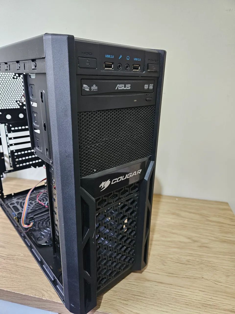 Gabinete Cougar Full Tower - Foto 4