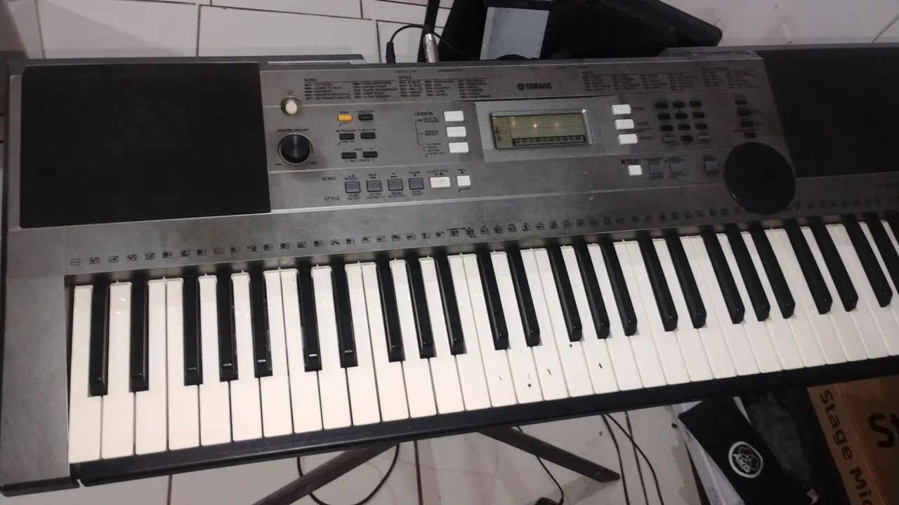 Teclado Yamaha PsrE353