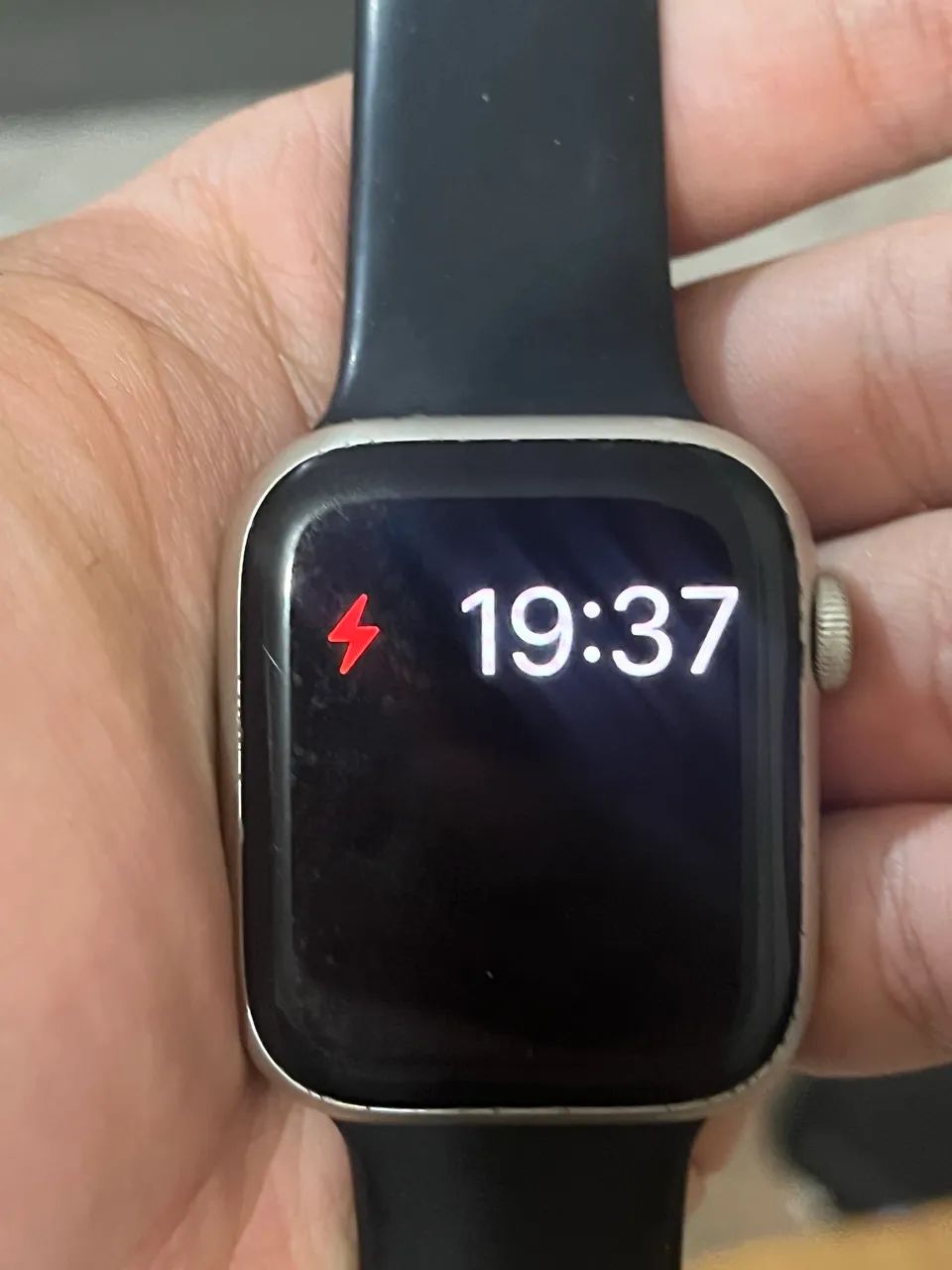 Apple Watch Series 7 GPS Prata com Pulseira Preta - Foto 2