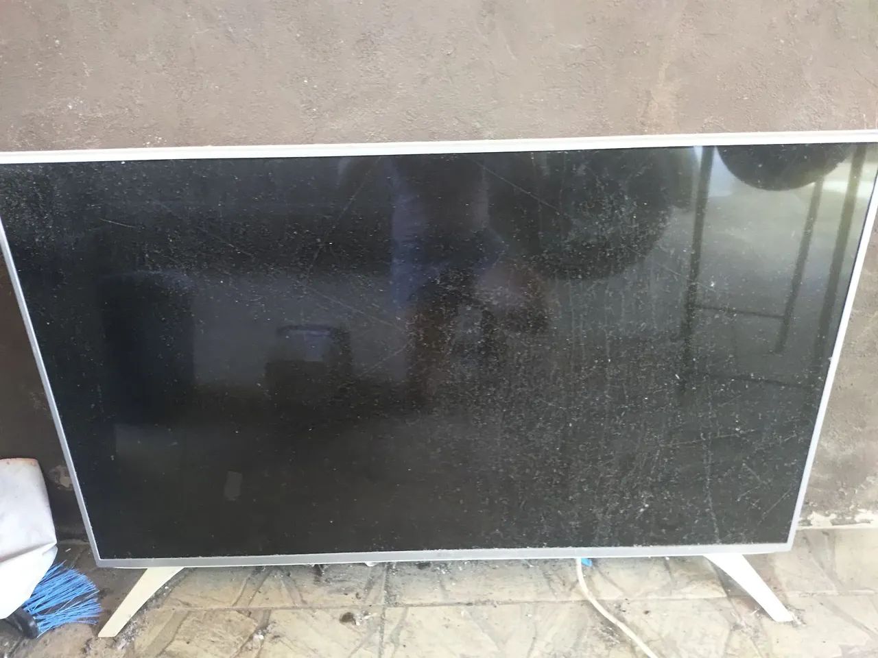 TV retirada de peças 