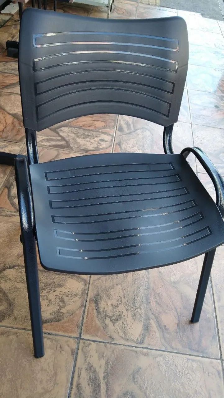 Cadeira Plástico preto em Promoção no Pix  - Foto 5