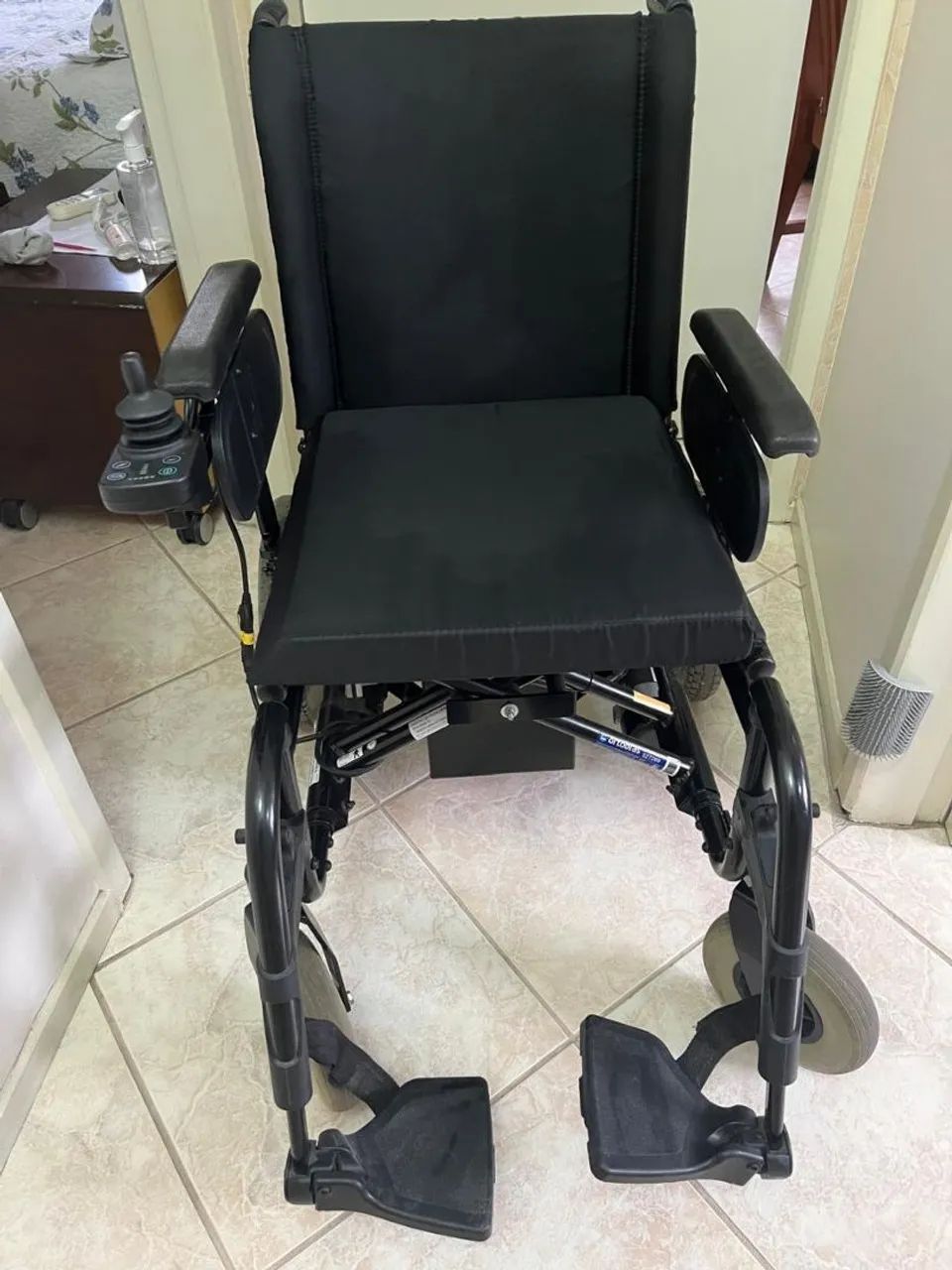 Cadeira de rodas motorizada  - Foto 2