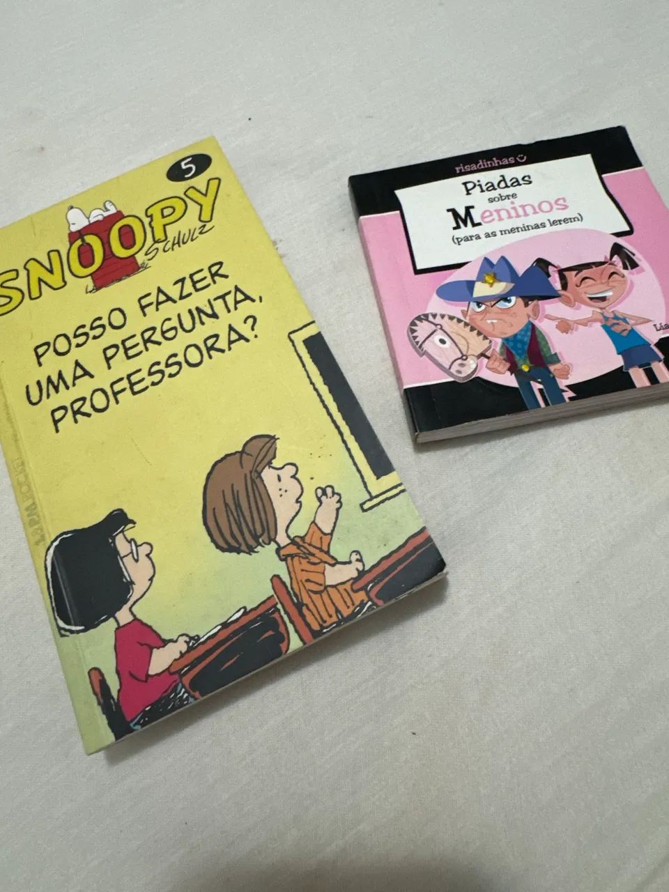 Kit com 2 mini livrinhos antigos 